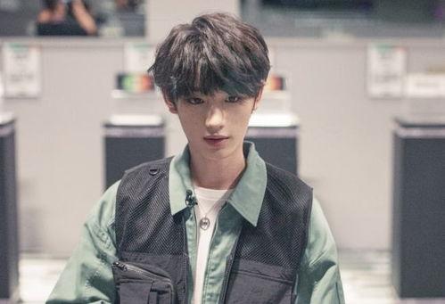 狗仔爆料丁程鑫视频,丁程鑫私密视频曝光，真相揭秘  第3张